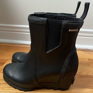 SOREL rain boots chelsea